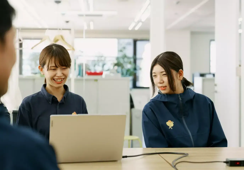 診療アシスタントとして診療同行と内勤業務をしています。