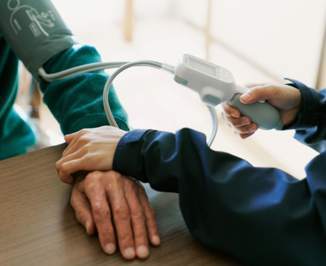 それぞれ別の場所から入社されていますが、人の役に立ちたいという想いを持っている人は多い印象です。